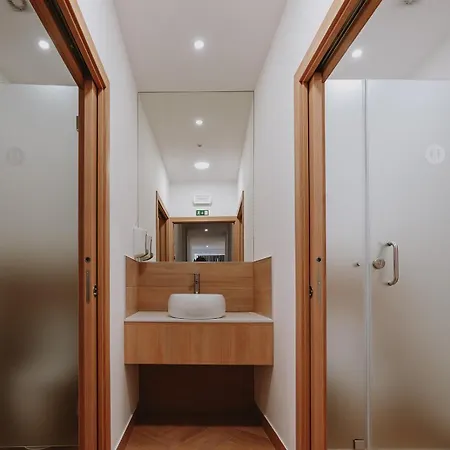 888hostel&suites Проживание в семье Сан-Жуан-да-Мадейра